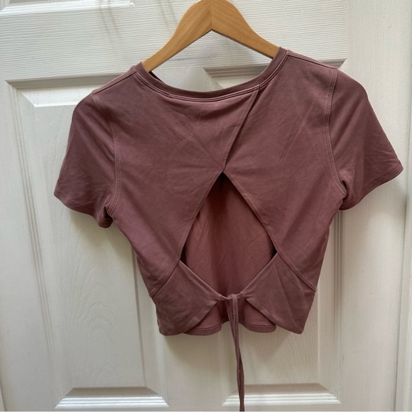 Lululemon Open Tie-Back Short Sleeve Mauve Short Sleeve Top pink 4 crew - Picture 7 of 8